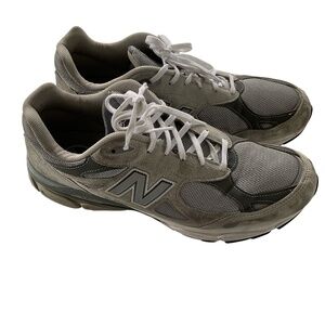 New Balance Men’s 990v3 Sneaker Sz 13 Gray Suede M990GY3 Dad Shoe Retro Runner